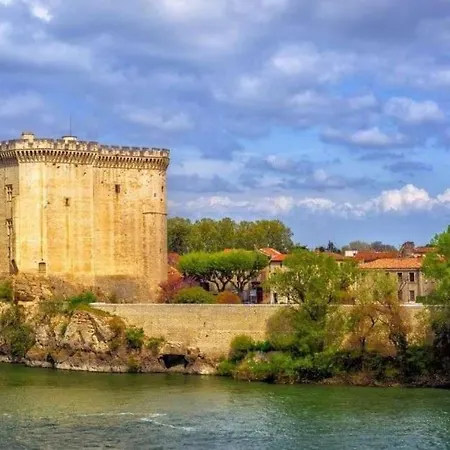 Le Tarasconnais Apartment Tarascon