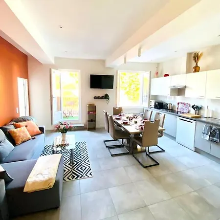 Le Tarasconnais Apartment *
